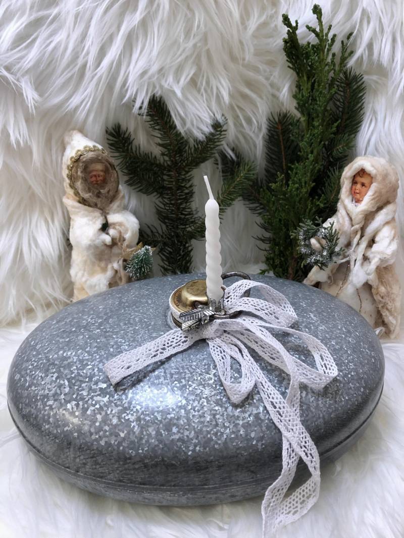 Antike Wärmflasche Aus Zink Inkl. Schleife & Kerze von Etsy - PassionPatina