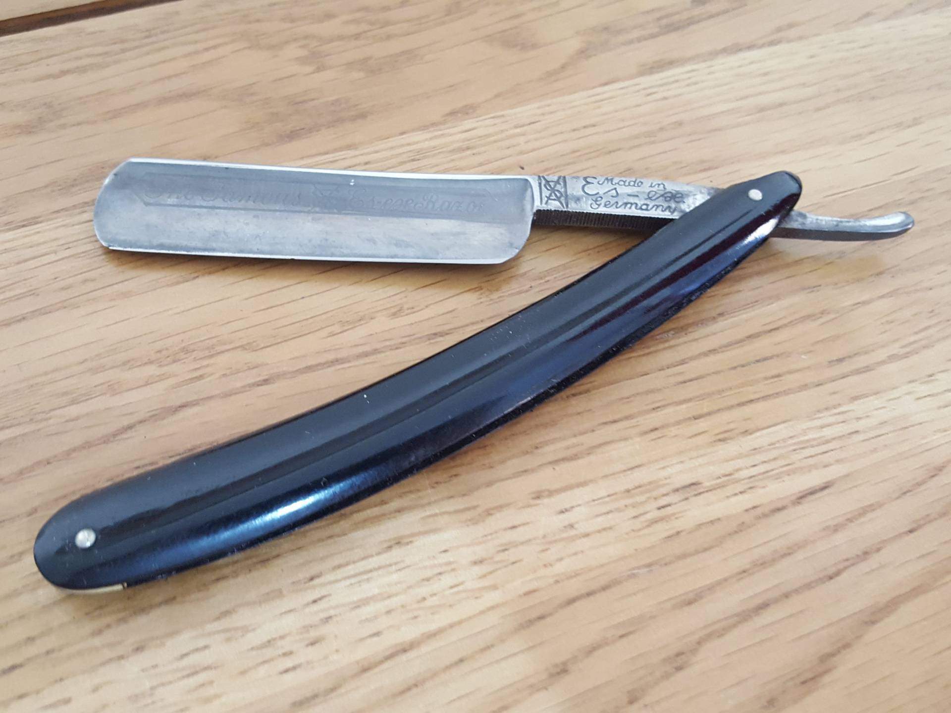 Antik Rasiermesser, Es-Ese, The Famous Es-Ese #3118 Vintage Halsausschnitt, Nassrasur, Barbershop, Herren Bräutigam Antik Rasiermesser, Es-Ese, The Famous Es-Ese #3118 Vintage Halsausschnitt, Nassrasur, Barbershop, Herren Bräutigam von Etsy - PastNFutureUK