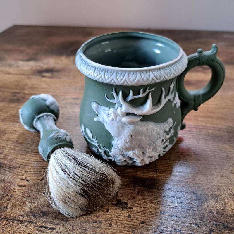 Antiker Rasierbecher Und Pinsel Set Von Schäfer & Vater Parian, Gentleman Rasierset, Rasiertiegel, Herren Rasierpinsel, Hirsch Rasierpinsel Antiker Rasierbecher Und Pinsel Set Von Schäfer & Vater Parian, Gentleman Rasierset, Rasiertiegel, Herren Rasierpinsel, Hirsch Rasierpinsel von Etsy - PastNFutureUK