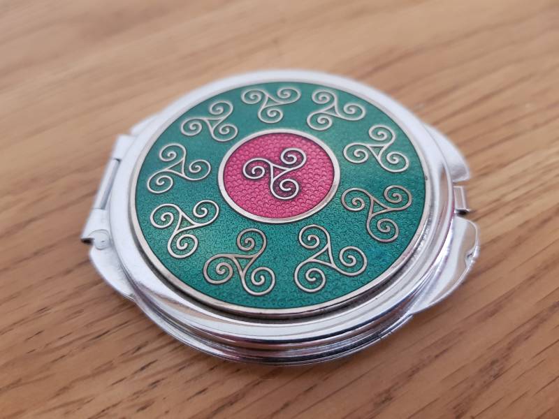 Vintage Doppelspiegel, Handtaschenspiegel, Kompaktspiegel, Damen Eitelkeit, Fold Up, Kosmetik Und Schönheit, Gesichtsspiegel von Etsy - PastNFutureUK