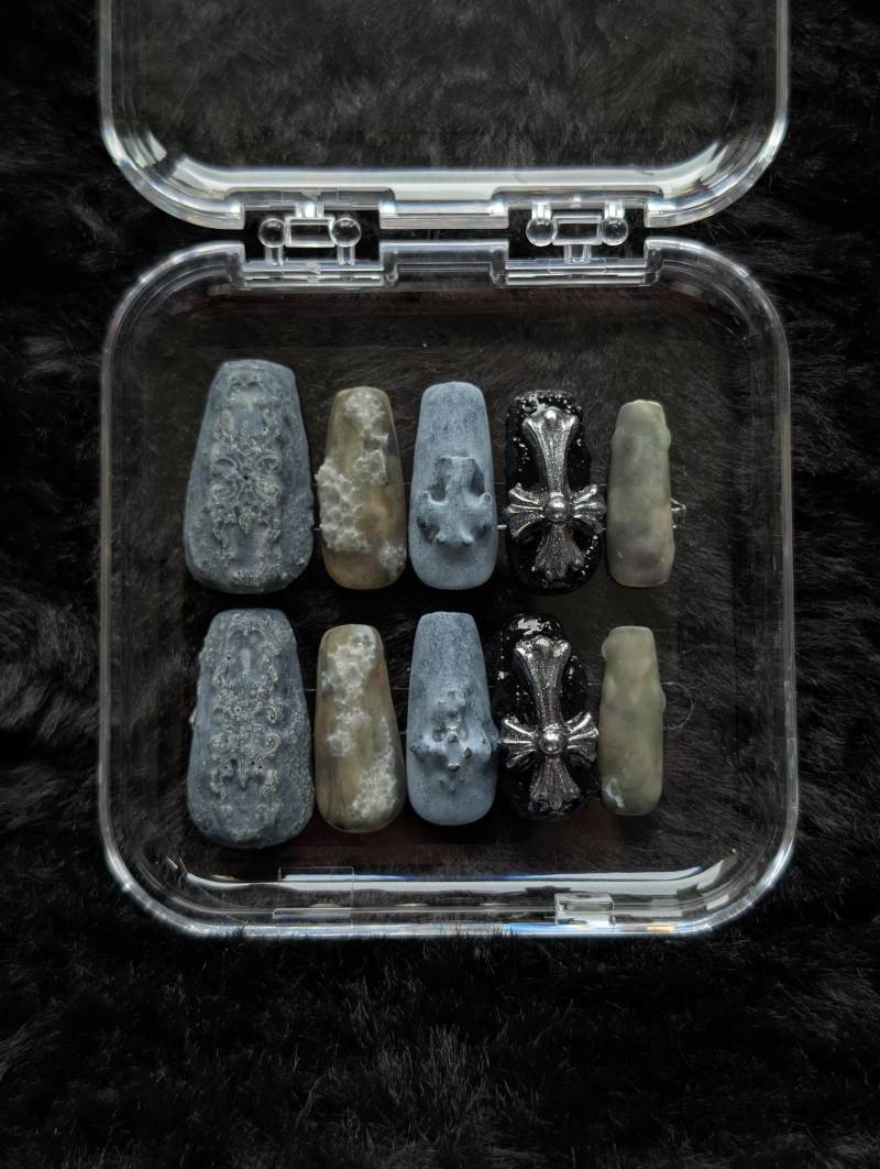 Handmade Mat Grunge Raw Press On Nails - Long Square Gel Silver Cross Goth Reusable Handmade Mat Grunge Raw Press On Nails - Long Square Gel Silver Cross Goth Reusable von Etsy - PatheticNailsShop