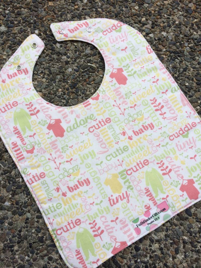 Kleines Bib Cutie Pie Girl, Personalisierung Verfügbar von Etsy - PathfinderGifts
