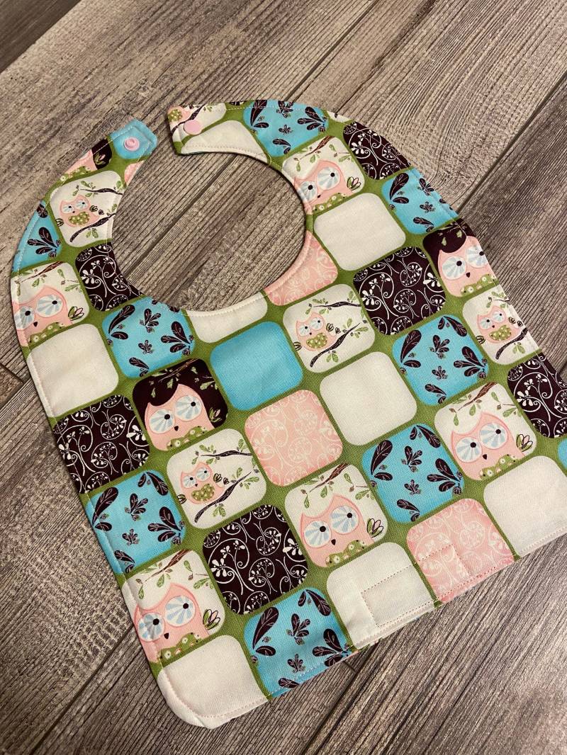 Kleinkind-Bib Eulen in Blöcken, Personalisierung Verfügbar von Etsy - PathfinderGifts
