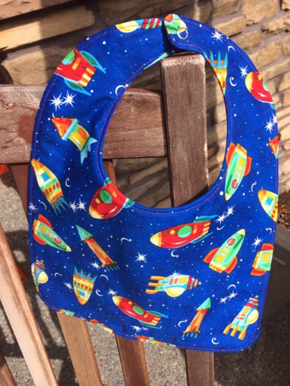 Lätzchen Für Kleinkinder Rocket Ships To The Moon Auf Blau, Personalisierung Erhältlich von Etsy - PathfinderGifts