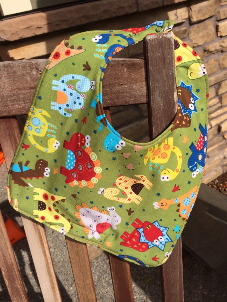 Neugeborene Lätzchen Tossed Dinosaurs, Personalisierung Erhältlich Neugeborene Lätzchen Tossed Dinosaurs, Personalisierung Erhältlich von Etsy - PathfinderGifts