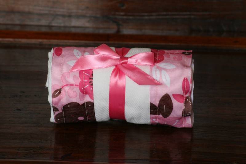 Rülpsen Tuch/Pad Ändern Meine Ziemlich Burpy Rosa Und Braunen Blumen von Etsy - PathfinderGifts