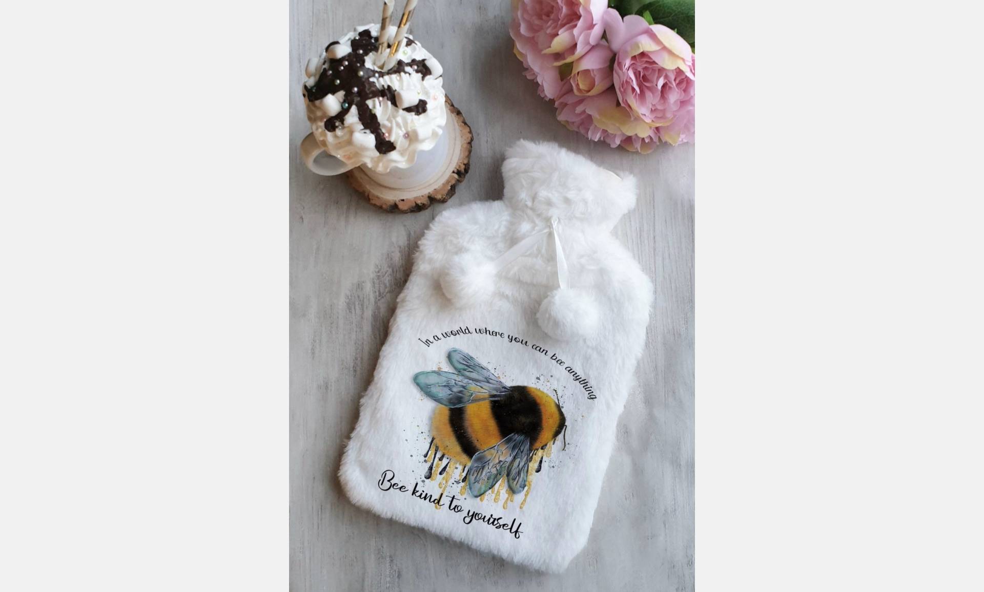 Bienenwasserflasche | Flauschige Trinkflasche 2Ltr Wärmflasche Biene Art Zu Dir Wasserflasche Glücksbringer Geschenk Weihnachtsgeschenk Bienenwasserflasche | Flauschige Trinkflasche 2Ltr Wärmflasche Biene Art Zu Dir Wasserflasche Glücksbringer Geschenk Weihnachtsgeschenk von Etsy - PattonscraftsNIShop