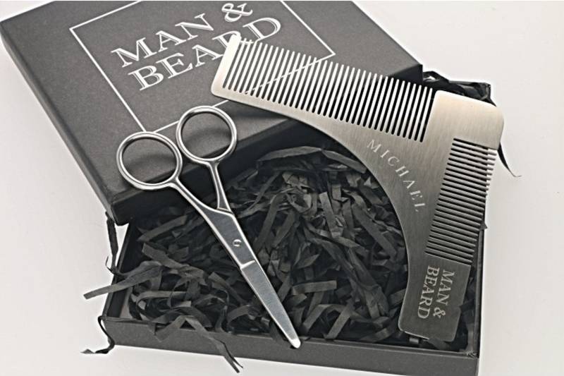 Personalisiertes Bart Kit Edelstahl Kamm & Schere Mit Gravur -Geschenk Für Männer - Personalisiertes Bart Kit Edelstahl Kamm & Schere Mit Gravur -Geschenk Für Männer - von Etsy - PearlinaJewelry
