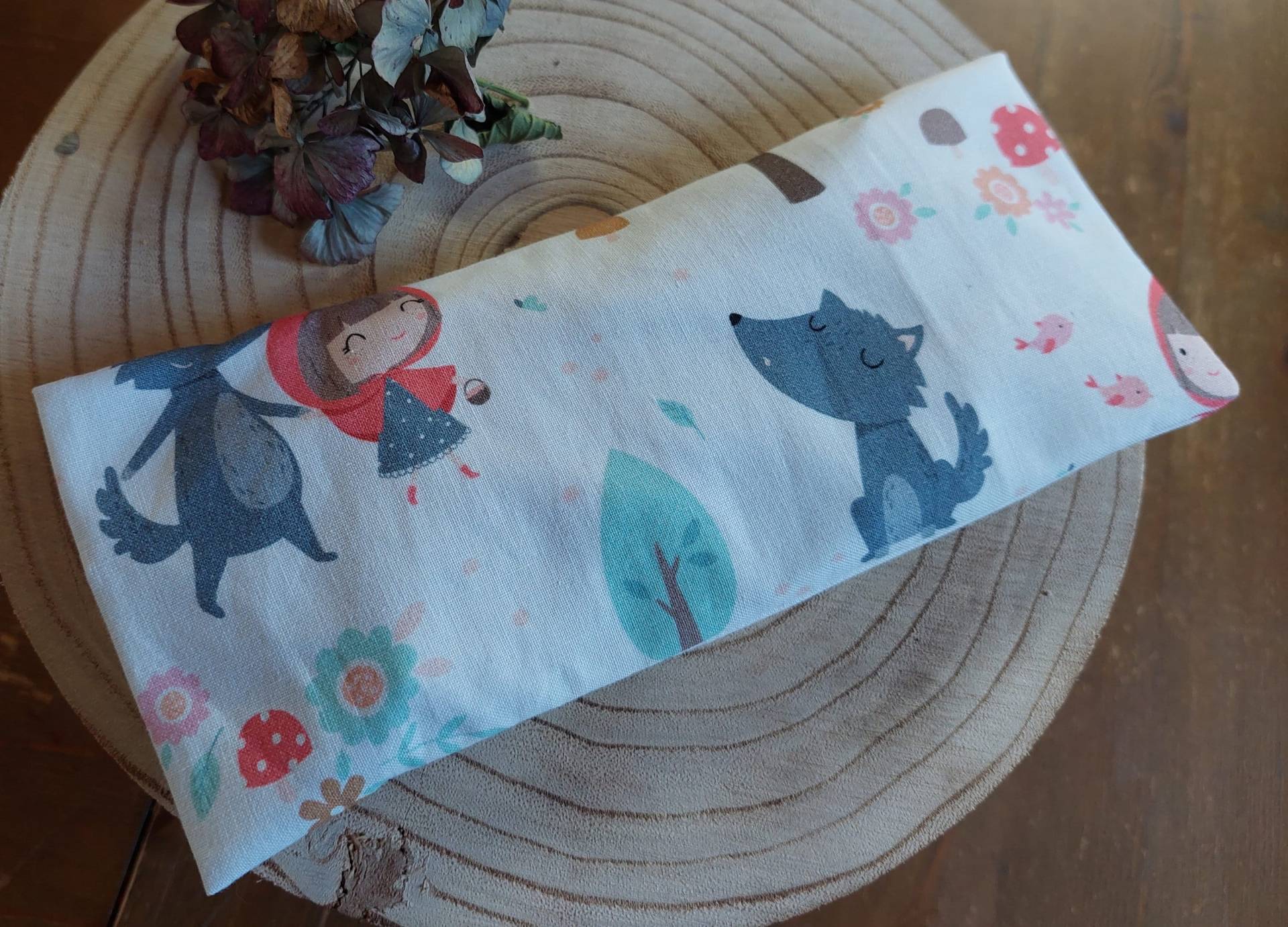 Yoga Augenkissen Meditationskissen Mit Bio Hirsefüllung Rotkäppchen Und Der Wolf Außenhülle Yoga Augenkissen Meditationskissen Mit Bio Hirsefüllung Rotkäppchen Und Der Wolf Außenhülle von Etsy - PearlysSchatzkammer