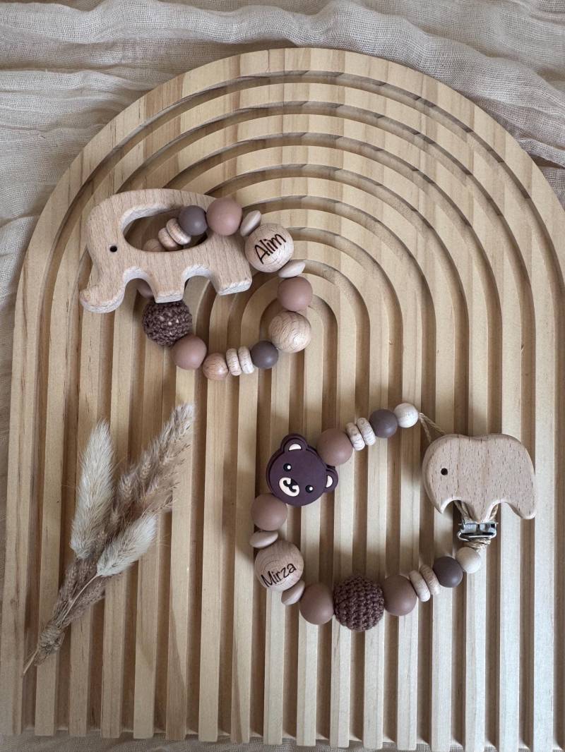 Schnullerkette, Schnullerkette Mit Name, Schnullerklip Für Junge Mädchen, Personalisiert Gravur, Baby Geschenke von Etsy - PerlenkisteeHandmade