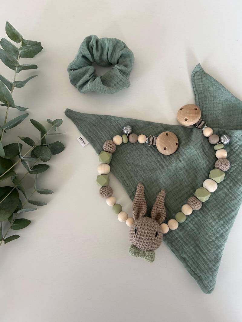 Kinderwagenkette Herr Henry - Salbei/Braun von Etsy - Perlenliebchen