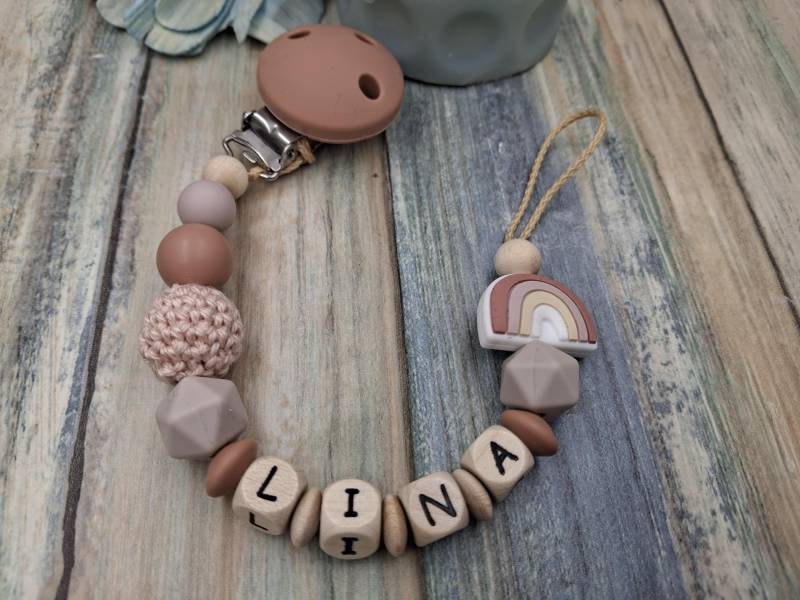 Schnullerkette Mit Namen Regenbogen Rosy Brown/Lehmbraun Junge Mädchen Personalisiert von Etsy - PerlenprinzessinHB