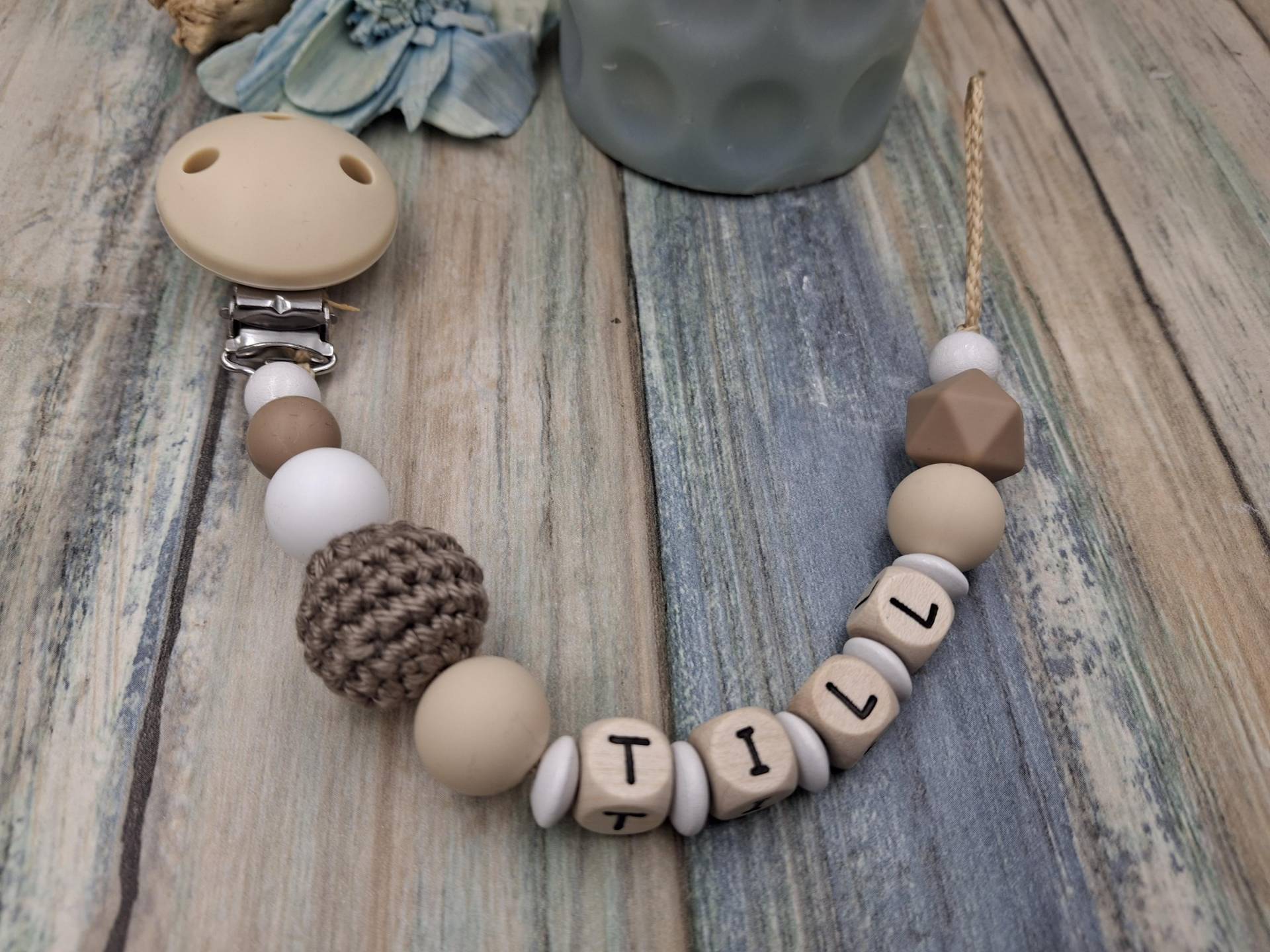 Schnullerkette Mit Namen Und Silikonclip Für Mädchen/Jungen in Beige/Taupe von Etsy - PerlenprinzessinHB