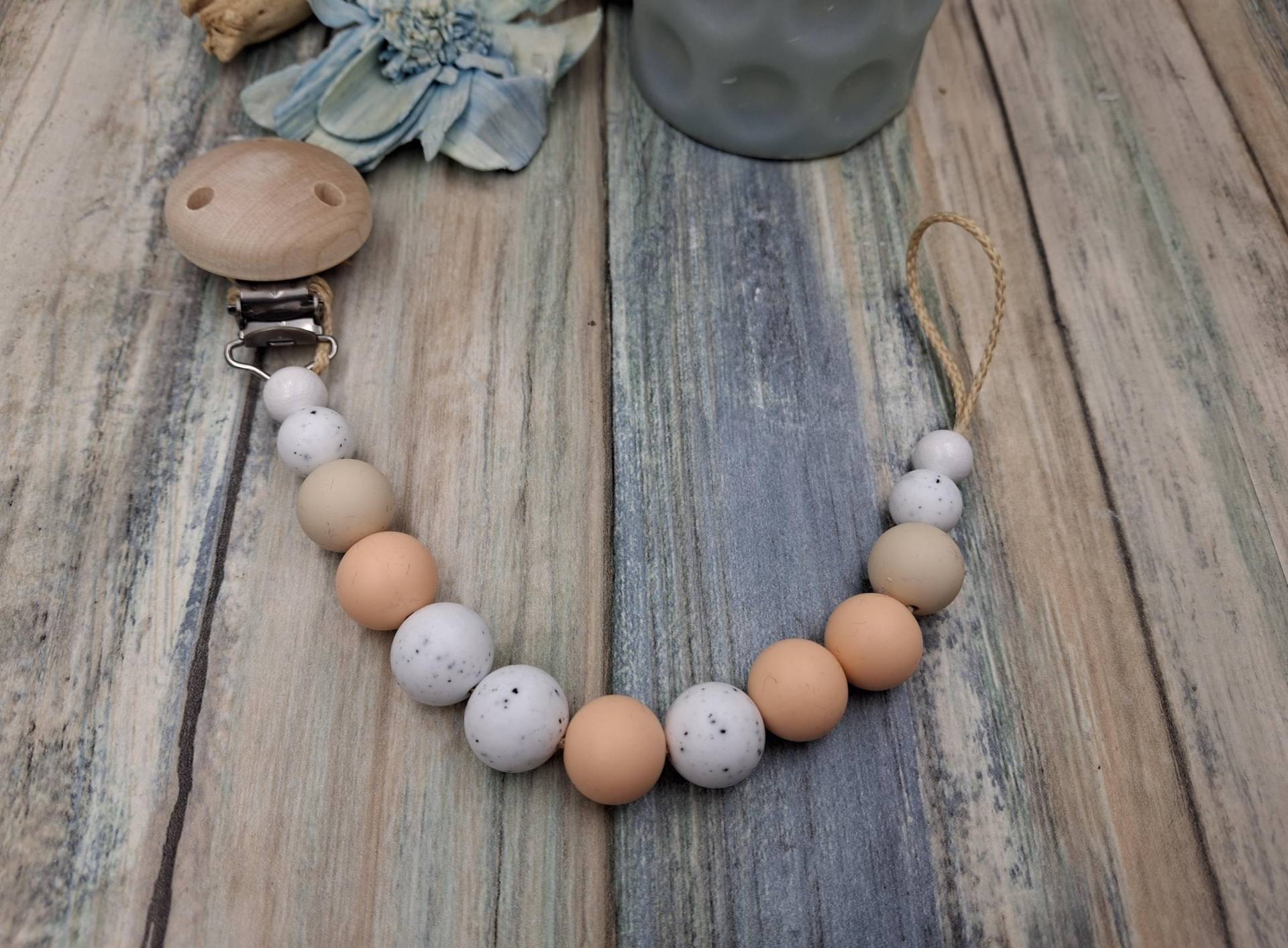 Schnullerkette Ohne Namen Mit Silikonperlen Apricot Und Granitperlen Für Junge Mädchen Schnullerkette Ohne Namen Mit Silikonperlen Apricot Und Granitperlen Für Junge Mädchen von Etsy - PerlenprinzessinHB