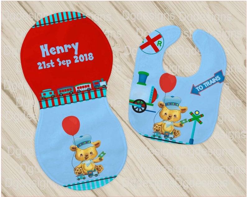 Teddybär-Zug-Lätzchen Und Spucktuch-Set, Babypartygeschenk von Etsy - PersonalizedTouch11