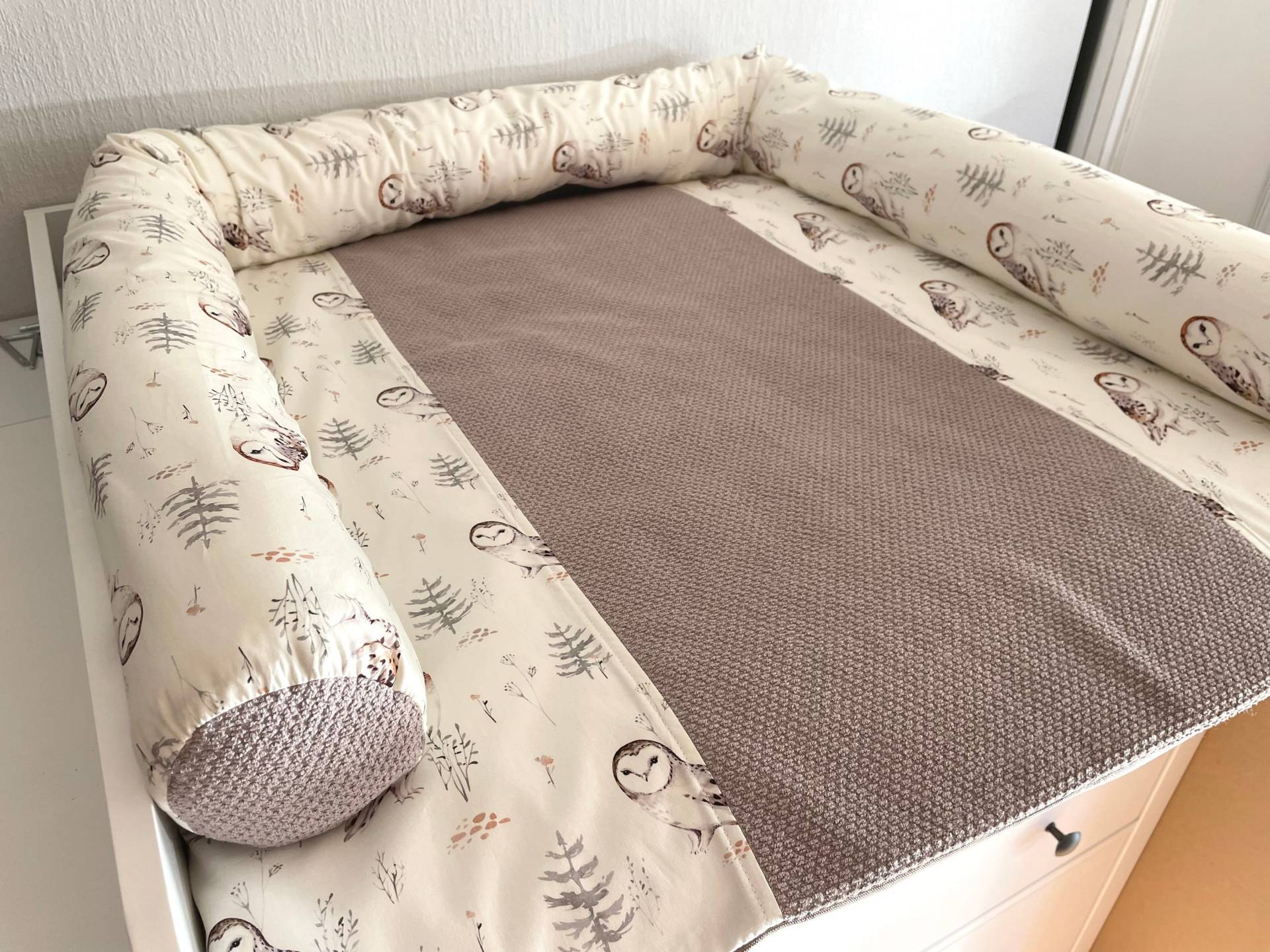Eulen Print Wickelauflage Set Taupe Frotteebezug, Wasserfeste Unterlage Eulen Print Wickelauflage Set Taupe Frotteebezug, Wasserfeste Unterlage von Etsy - PetitBabu
