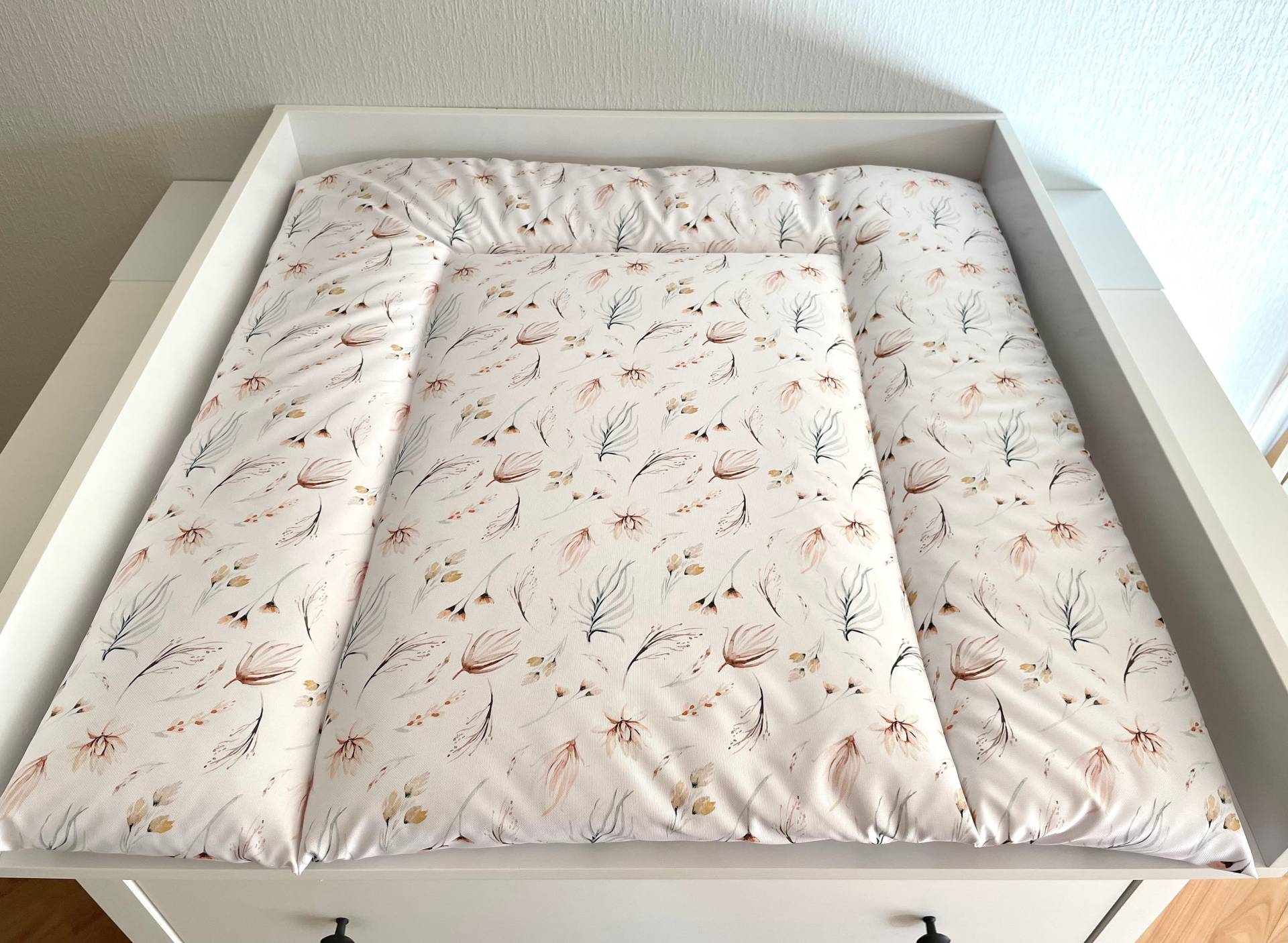 Waschbare Wickelauflage 75 X cm, Wickelunterlage, Florale Wickelauflage, Wasserfeste Wickelunterlage Waschbare Wickelauflage 75 X cm, Wickelunterlage, Florale Wickelauflage, Wasserfeste Wickelunterlage von Etsy - PetitBabu