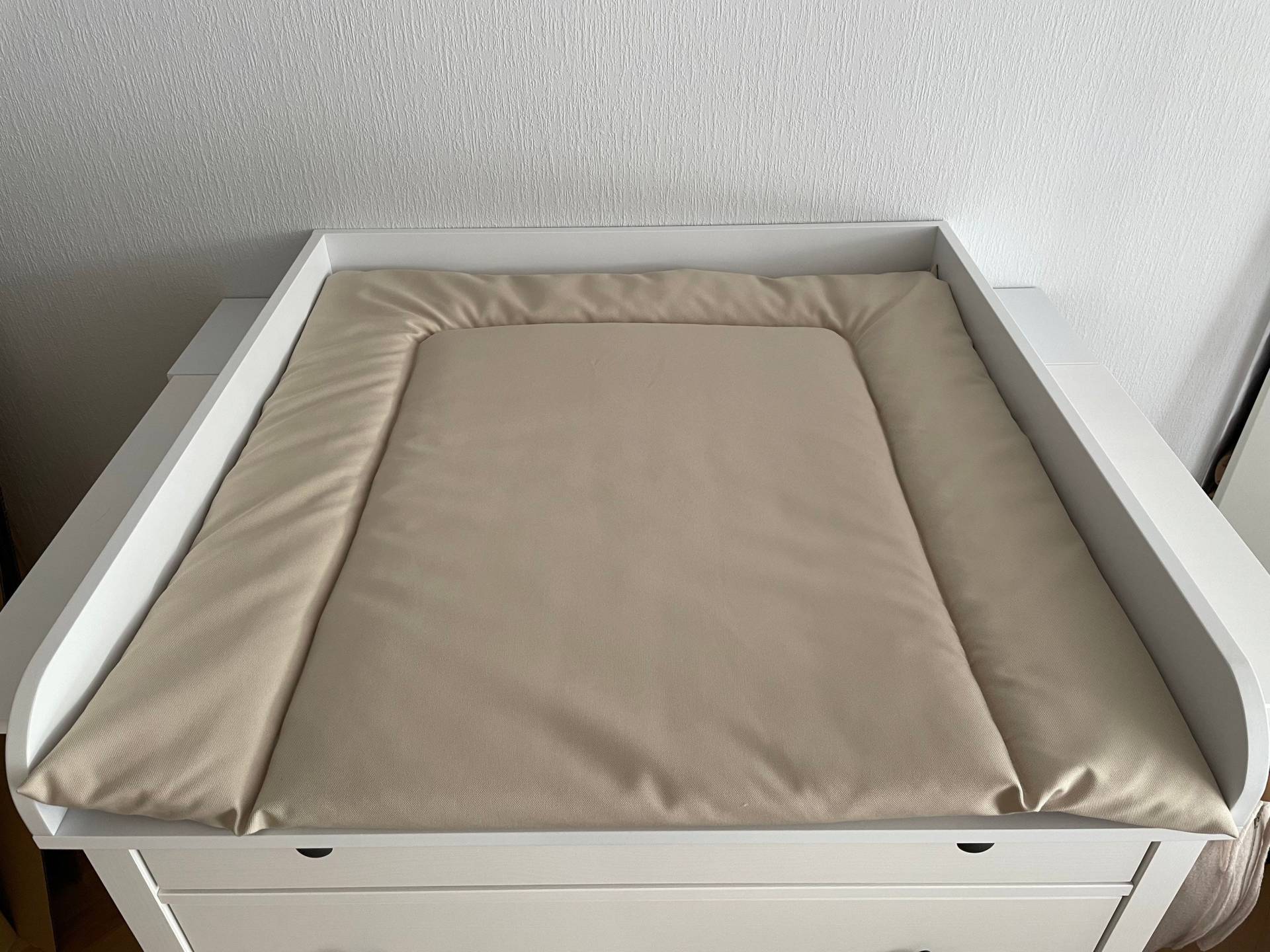 Wasserabweisende Wickelauflage, Beige Wasserfeste Wickelauflage Wasserabweisende Wickelauflage, Beige Wasserfeste Wickelauflage von Etsy - PetitBabu