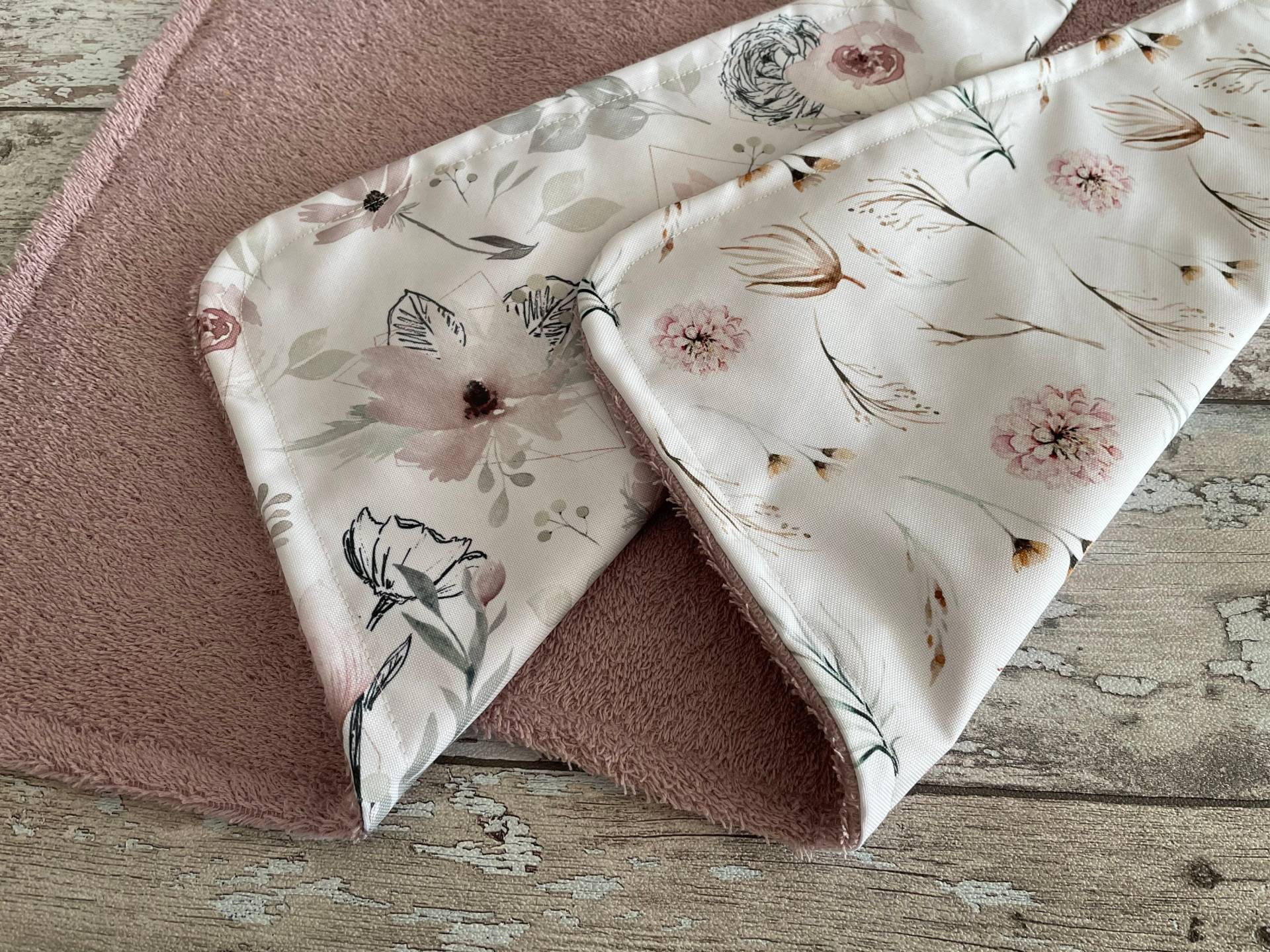Wasserabweisende Wickelunterlage, Extra Wechselauflage, Rosa Geblümte Windel-Wickelunterlage Wasserabweisende Wickelunterlage, Extra Wechselauflage, Rosa Geblümte Windel-Wickelunterlage von Etsy - PetitBabu
