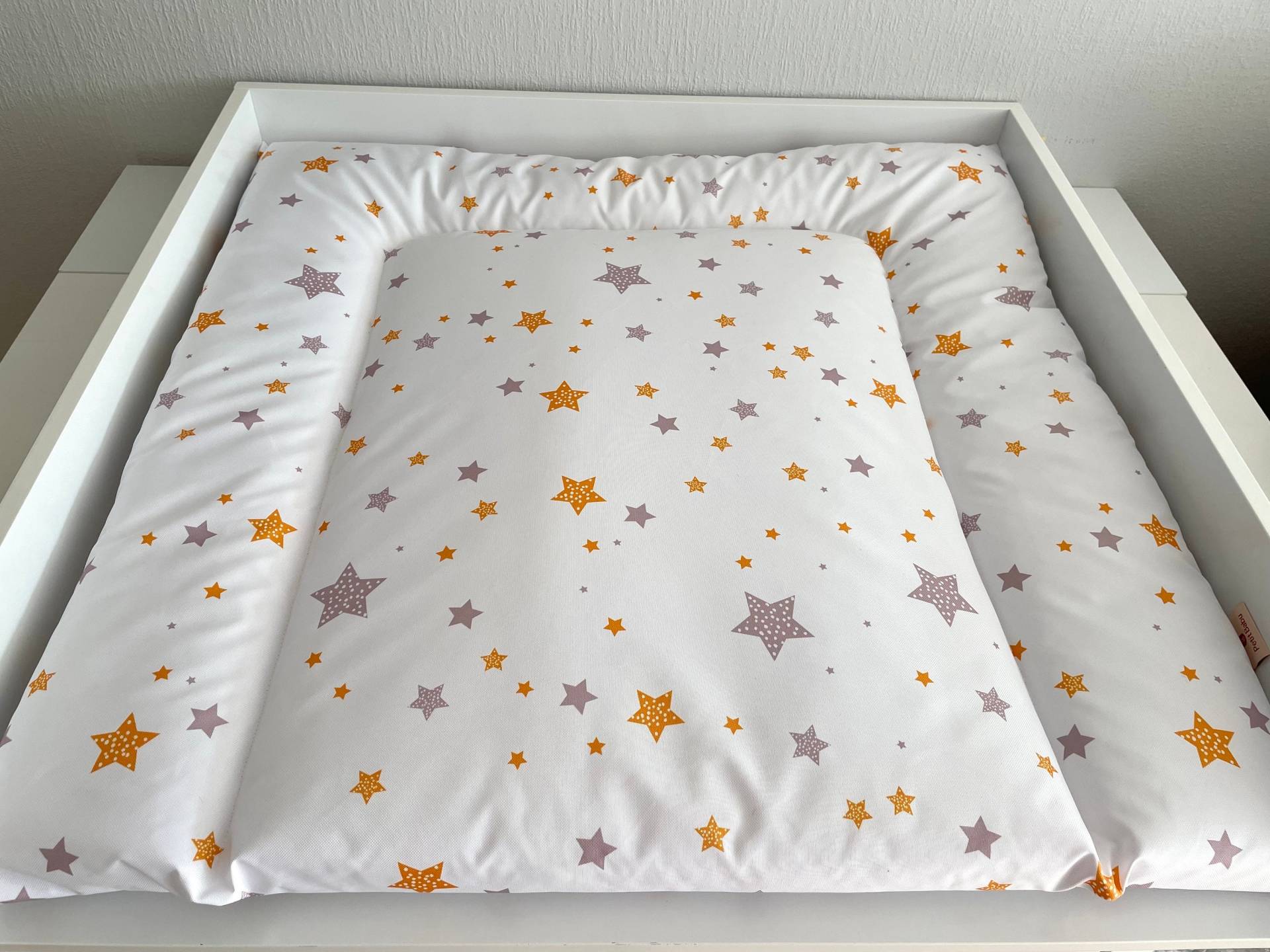 Wasserabweisende Wickelunterlage Stars, Abwaschbare Wickelauflage Mit Sternen von Etsy - PetitBabu