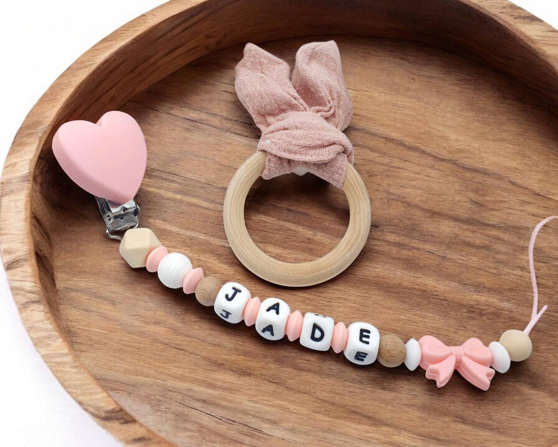 Personalisierter Schnullerclip/Vorname Baby-Geburtsspielzeug, Modell „Jadeweißer Hase" Personalisierter Schnullerclip/Vorname Baby-Geburtsspielzeug, Modell „Jadeweißer Hase" von Etsy - PetitsTresorsDeLily