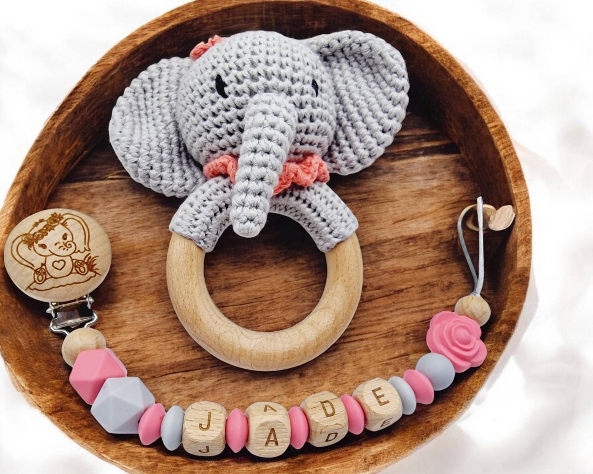 Personalisierter Schnullerclip/Vorname Babyspielzeug Geburtsgeschenk, Modell "Elefant Gehäkelt' Personalisierter Schnullerclip/Vorname Babyspielzeug Geburtsgeschenk, Modell "Elefant Gehäkelt' von Etsy - PetitsTresorsDeLily