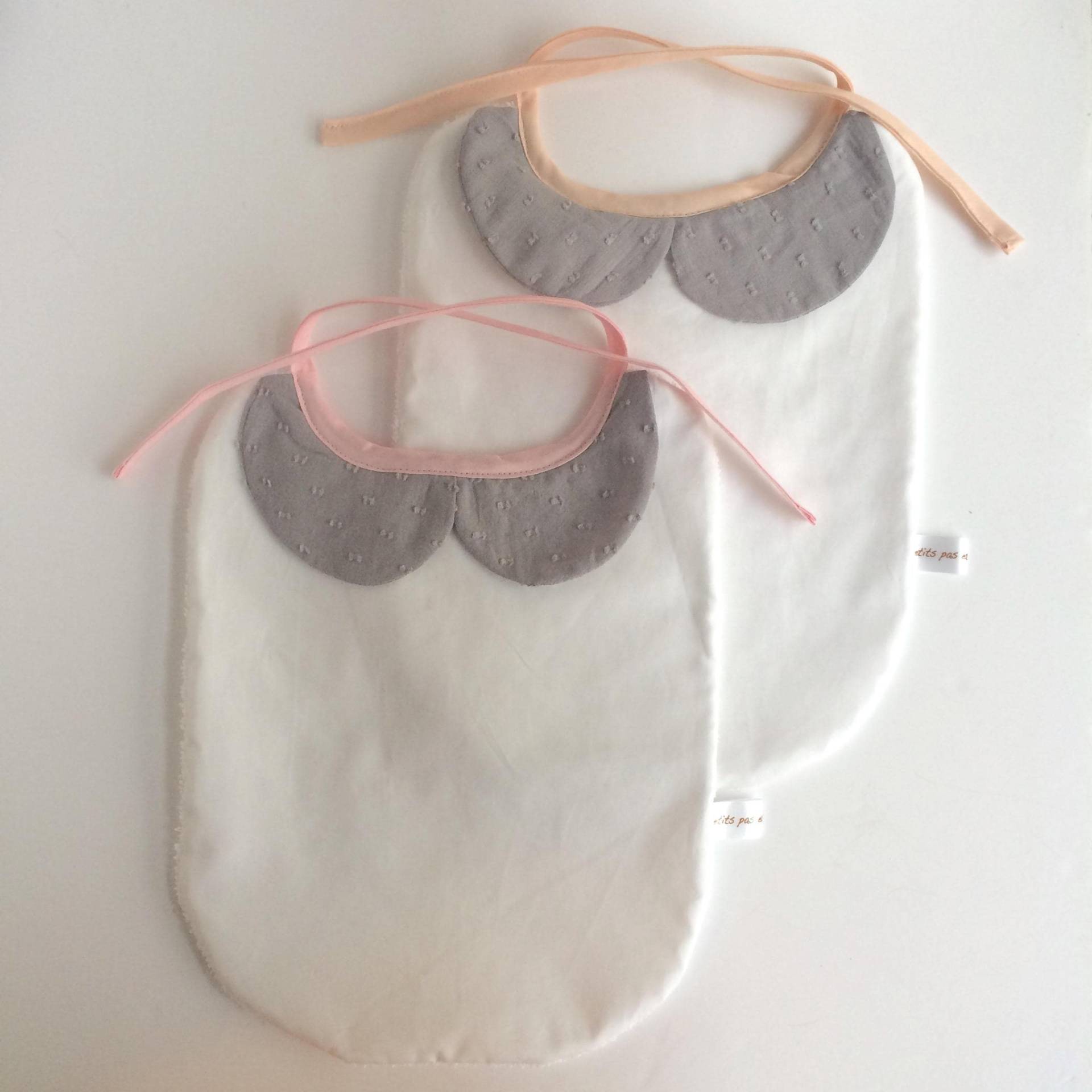 Geburtslätzchen Mit Claudine-Kragen von Etsy - Petitspaspetitsmots