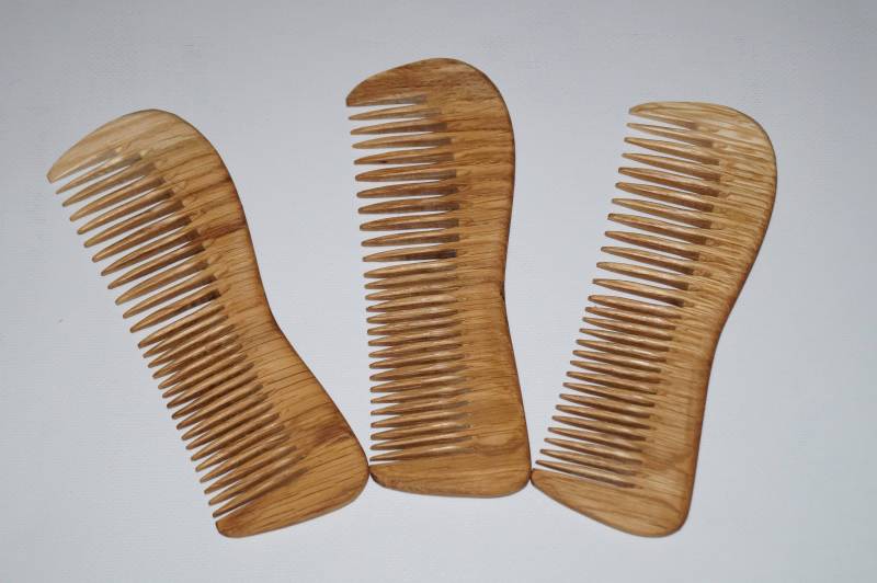 Naturkamm Für Mädchen Naturholzkamm Holzhaarkamm Holzkämme Kämme Geschenkidee Eiche Holzprodukte von Etsy - Petrykovka