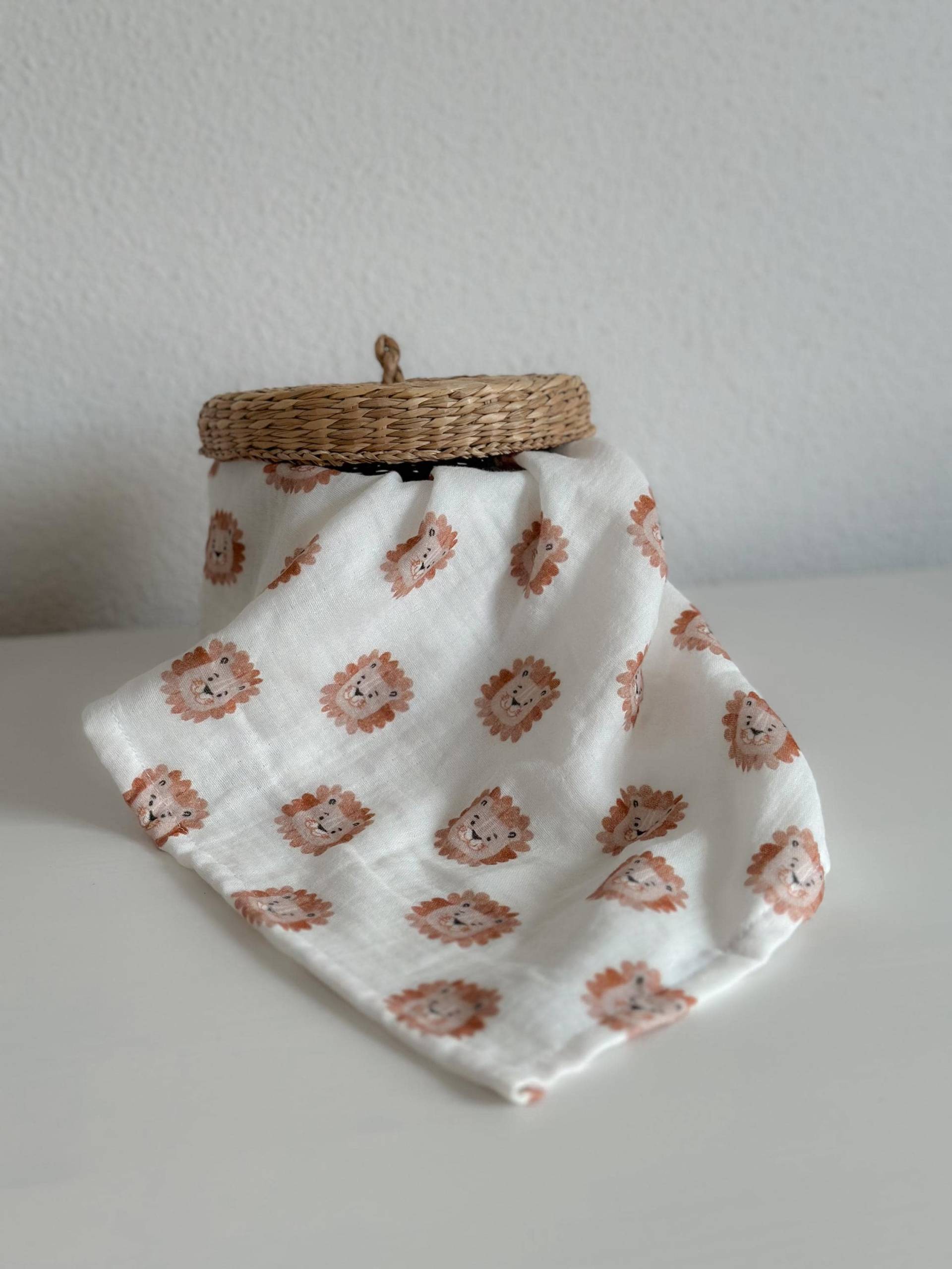 Spucktuch Aus Musselin | Mulltuch Einlagig Handmade Babygeschenk Löwe Tiere Geschenk Zur Geburt Spucktuch Aus Musselin | Mulltuch Einlagig Handmade Babygeschenk Löwe Tiere Geschenk Zur Geburt von Etsy - Pfingstrosenatelier