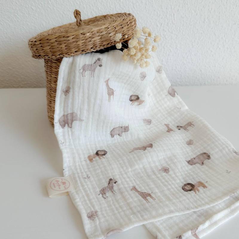 Spucktuch Aus Musselin | Mulltuch Einlagig Handmade Babygeschenk Safari Tiere Geschenk Zur Geburt von Etsy - Pfingstrosenatelier