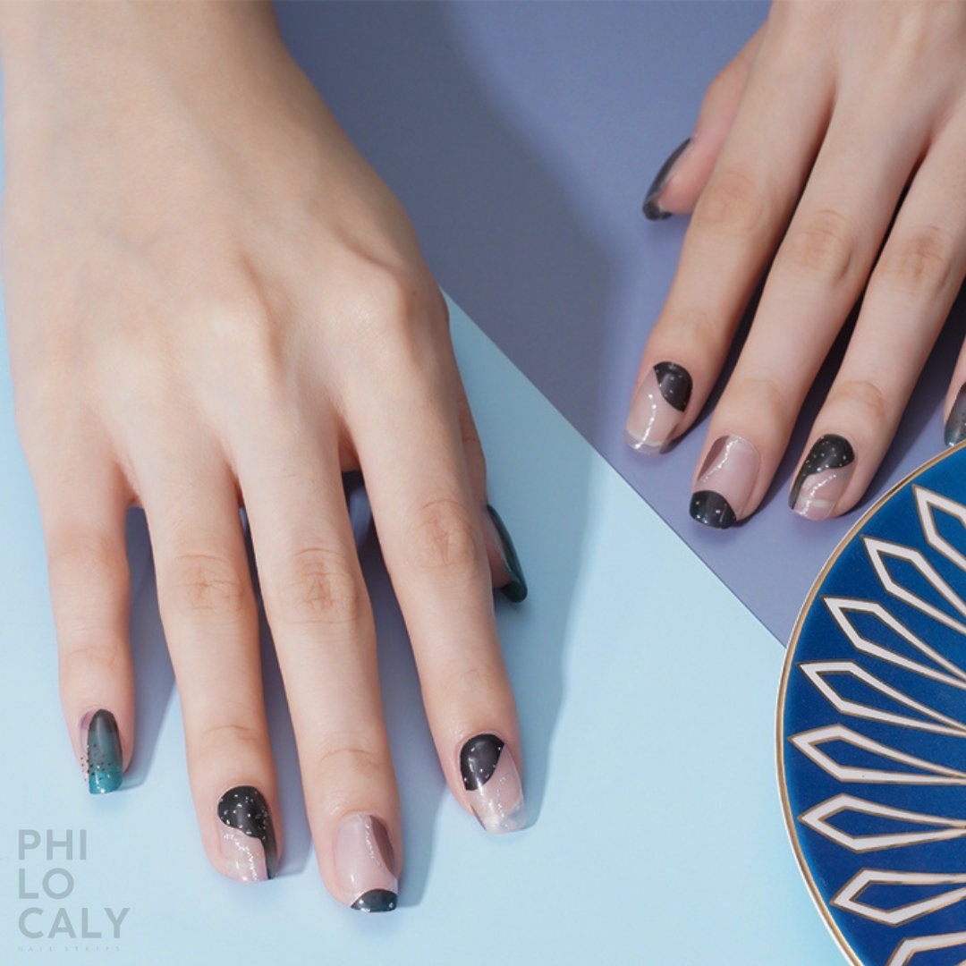 Abstrakte Nagelstreifen Schwarze, Blaue Und Glitzer-Nail-Wraps von Etsy - PhilocalyNailStrips