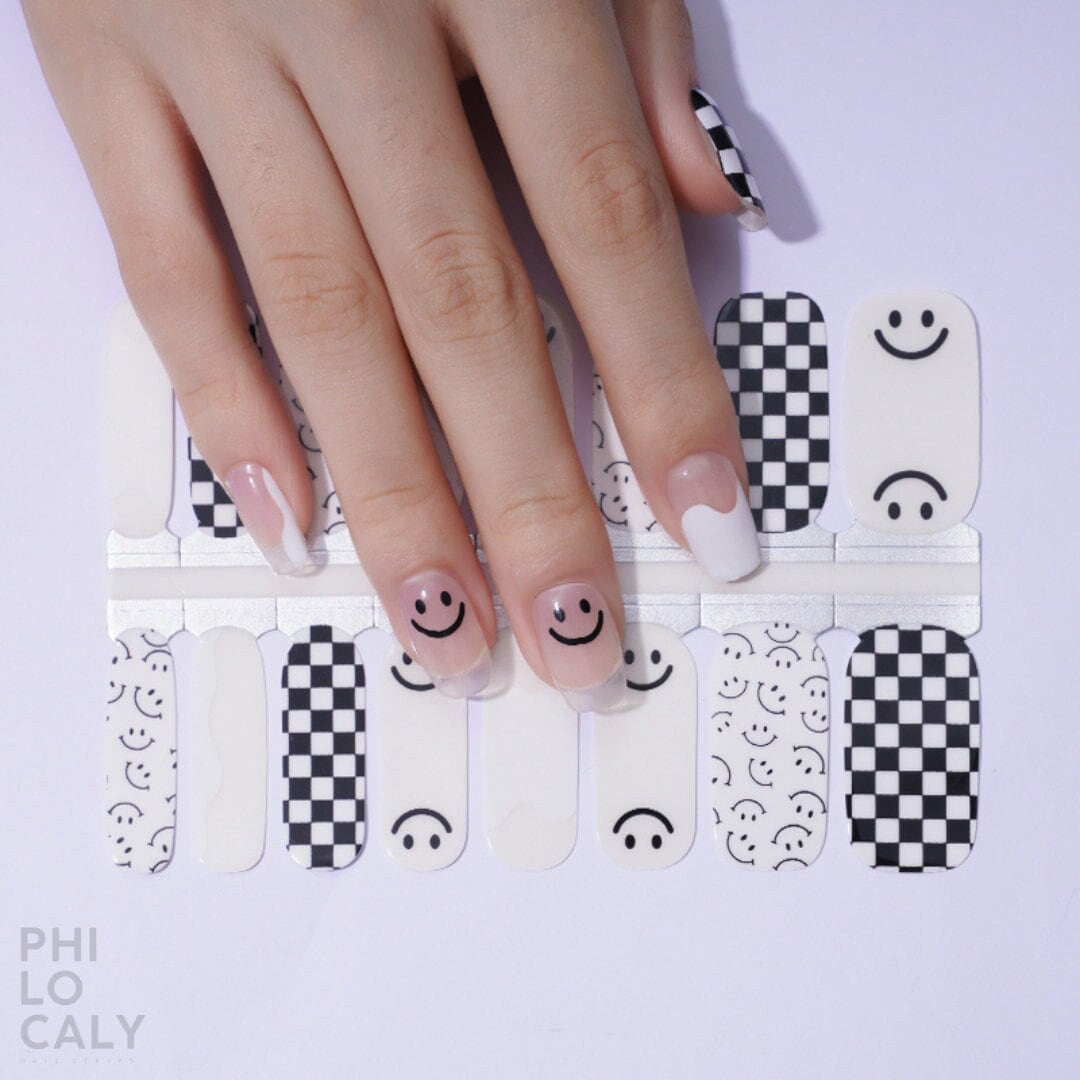 Nagelstreifen, Nagelverpackungen, Nagelaufkleber, Gelnägel, -Happy Face, Schwarz Und Weiß, Klar Nagelstreifen, Nagelverpackungen, Nagelaufkleber, Gelnägel, -Happy Face, Schwarz Und Weiß, Klar von Etsy - PhilocalyNailStrips