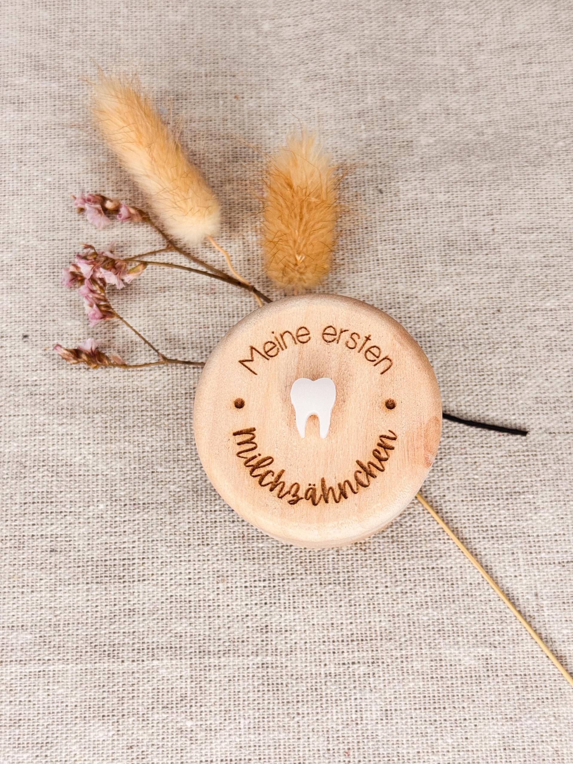 Milchzahndose | Zahndose Milchzahnaufbewahrung, Erinnerung, Kindheit, Zähnchen, Milchzähne, Einschulung, Geschenk, Holz, Dose, Lasergravur, Schule von Etsy - PixelIdee
