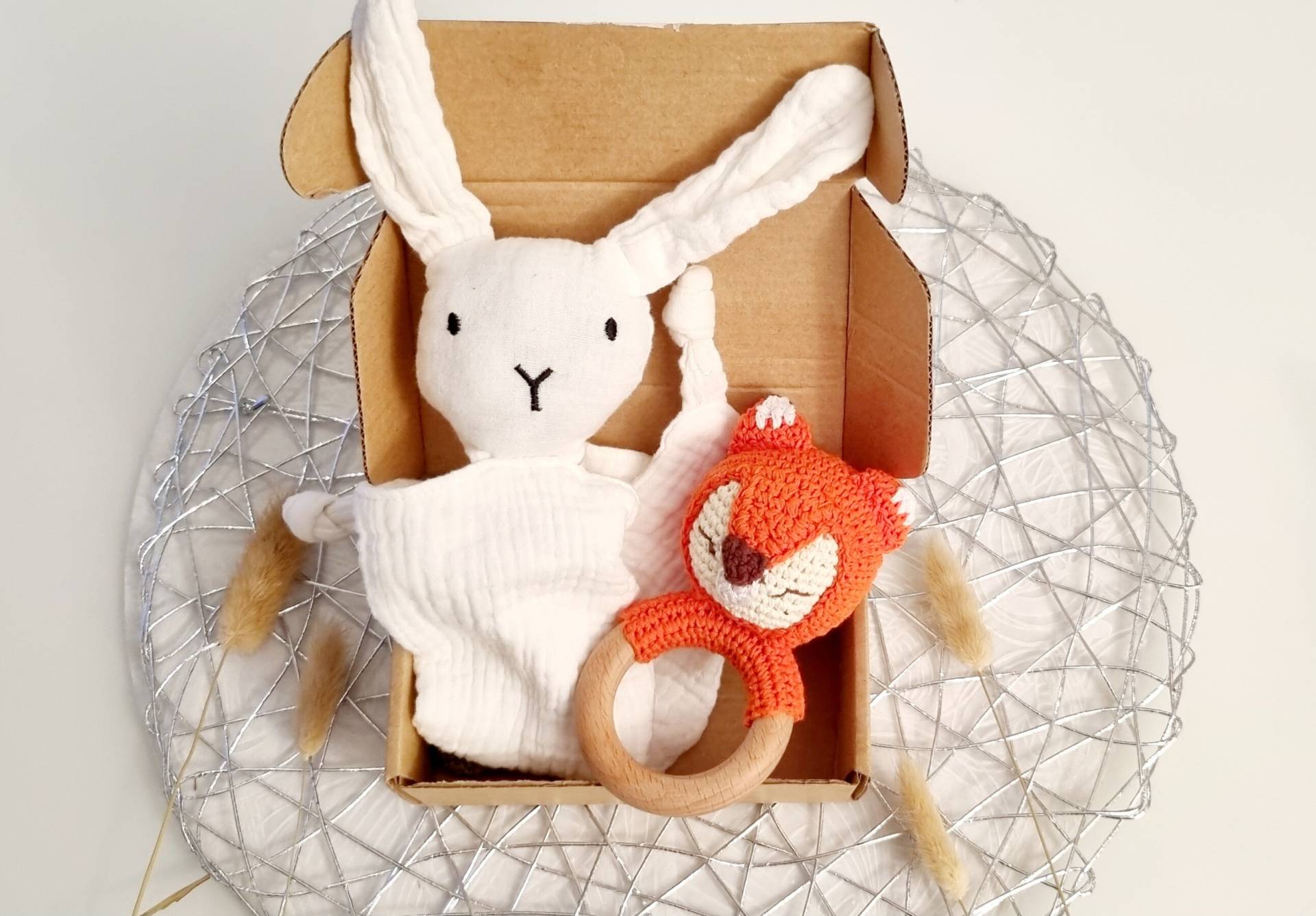 Babygeschenk Zur Geburt Personalisiert Mit Name, Geschenkset Mädchen Junge, Geschenkbox Baby, Babyparty, Set Schmusetuch Neugeborenes Babygeschenk Zur Geburt Personalisiert Mit Name, Geschenkset Mädchen Junge, Geschenkbox Baby, Babyparty, Set Schmusetuch Neugeborenes von Etsy - PlotterLoves