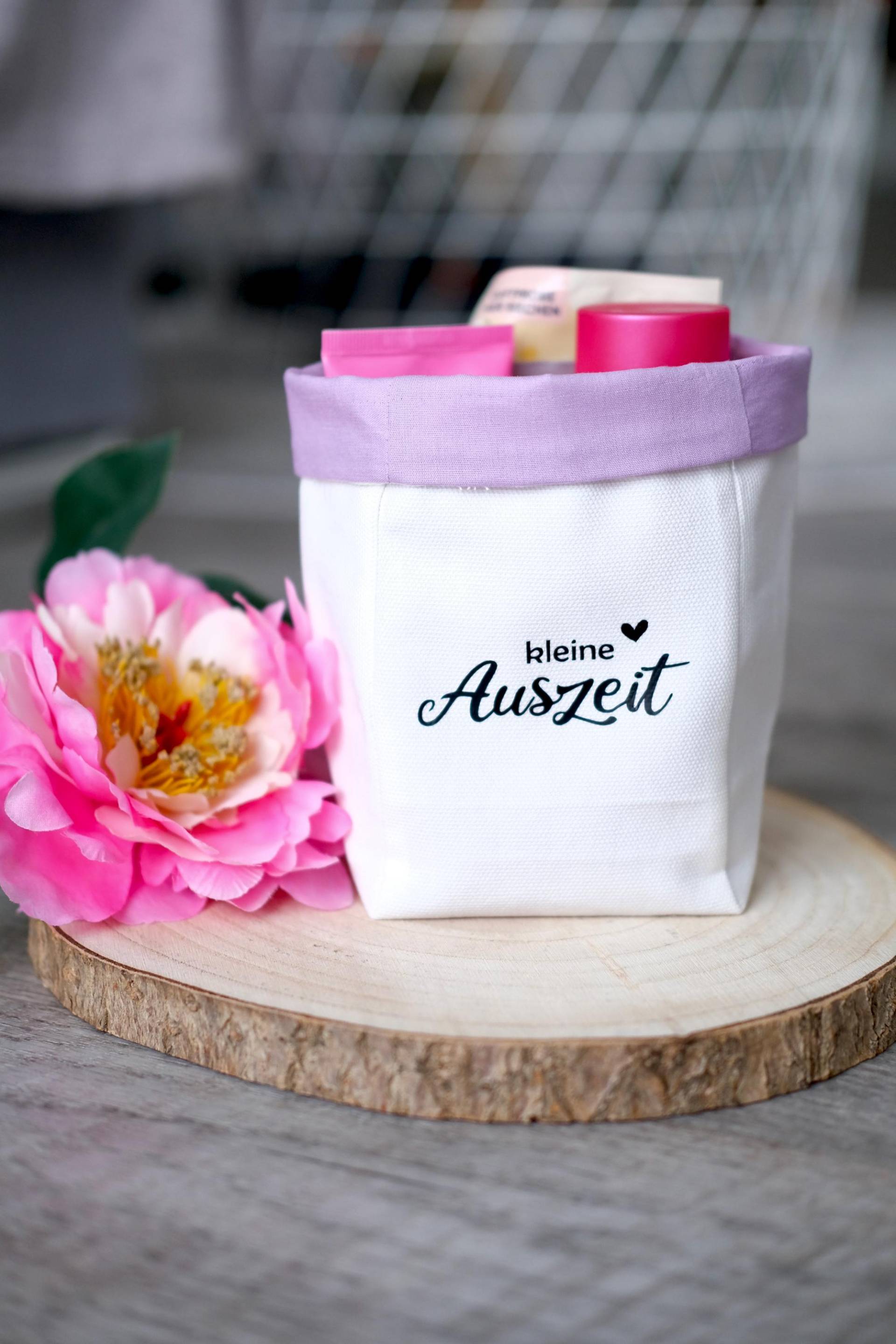 Geschenkkörbchen, Kleine Auszeit, Geschenkkorb, Geschenkset, Freundin, Wellness, Beauty, Entspannen, Kosmetik, Geschenk, Mitbringsel Geschenkkörbchen, Kleine Auszeit, Geschenkkorb, Geschenkset, Freundin, Wellness, Beauty, Entspannen, Kosmetik, Geschenk, Mitbringsel von Etsy - PlotterbyCelli