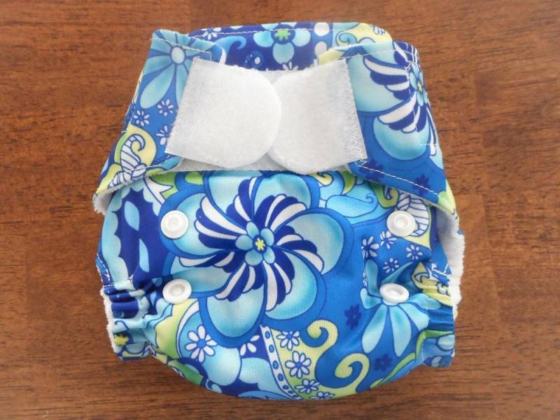 Blaue Blumen Neugeborenen Aio Windel von Etsy - PoopsnGigglesDiapers