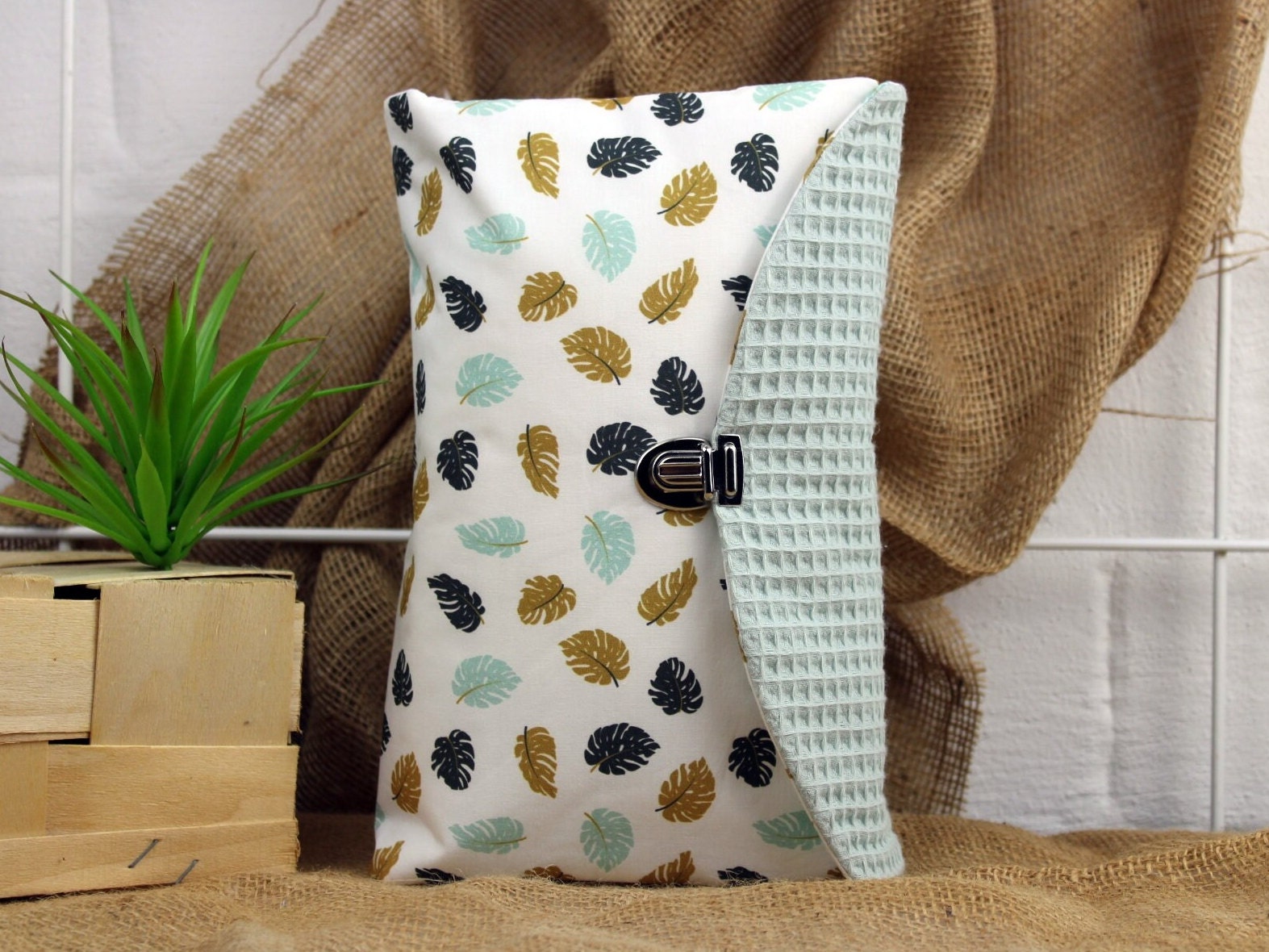 Windeltasche Blätter, Wickeltasche Für Mädchen Und Jungs in Verschiedenen Farben, Geschenk Zur Geburt Windeltasche Blätter, Wickeltasche Für Mädchen Und Jungs in Verschiedenen Farben, Geschenk Zur Geburt von Etsy - PoppyMoonFish