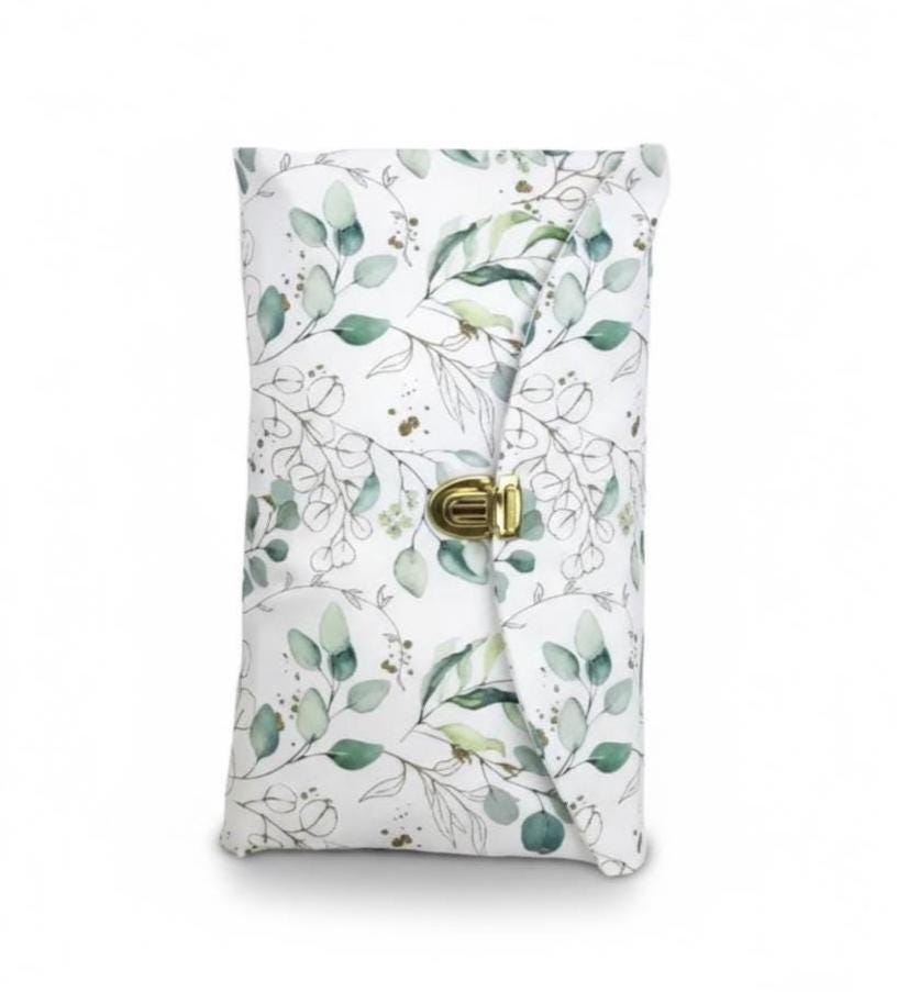 Windeltasche Eukalyptus Mit Goldfarbenem Verschluss - Handgemachte Wickeltasche, Baby Geschenk Geburt, Elegant Und Praktisch von Etsy - PoppyMoonFish