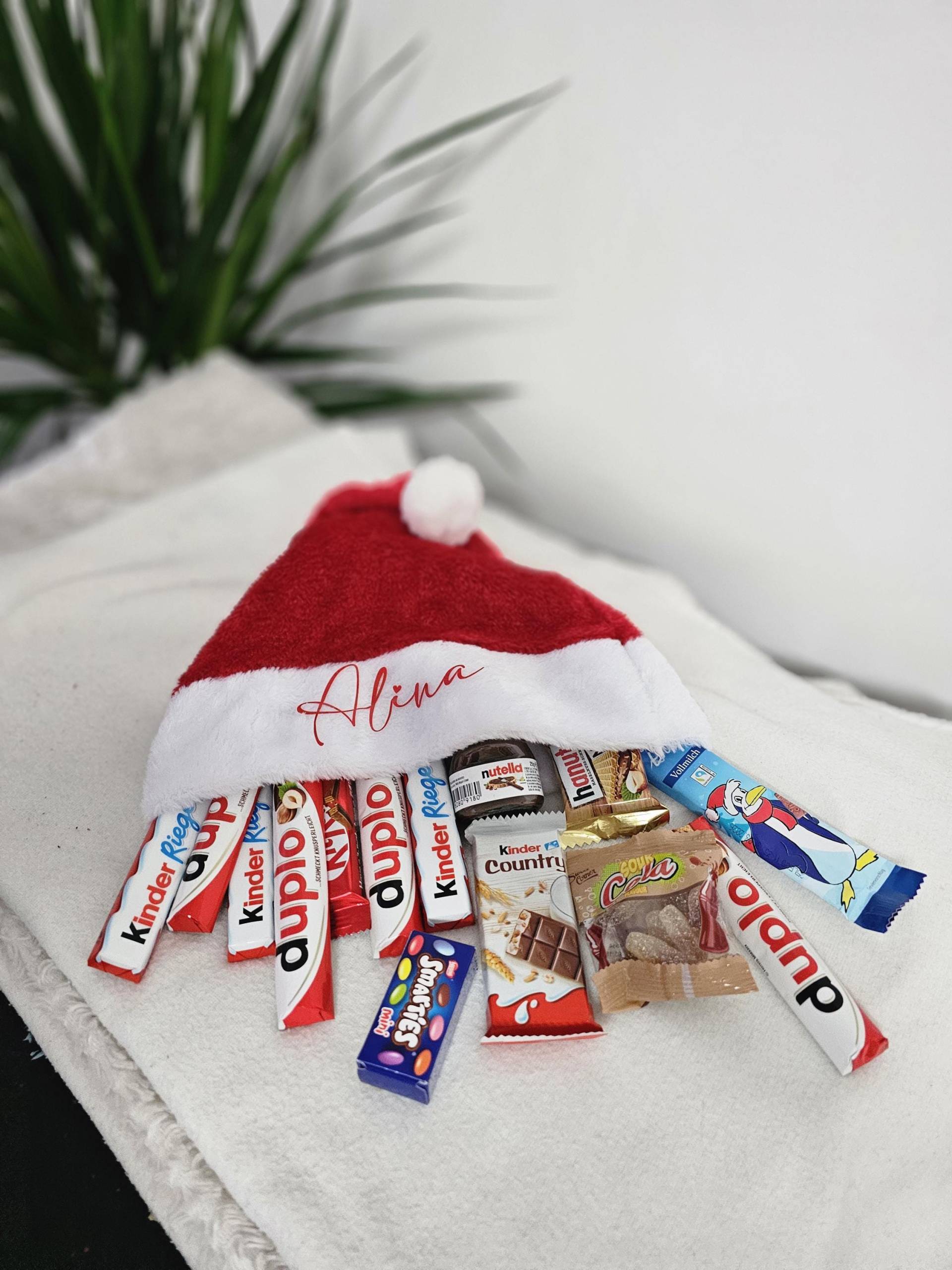 Adventskalender/Weihnachtsmütze Gefüllt Mit Schokoladen Und Süssigkeiten/ Weihnachten/Adventszeit/Wichtel/Personalisiert/Geschenkset Advent Adventskalender/Weihnachtsmütze Gefüllt Mit Schokoladen Und Süssigkeiten/ Weihnachten/Adventszeit/Wichtel/Personalisiert/Geschenkset Advent von Etsy - PoshyGiftbox