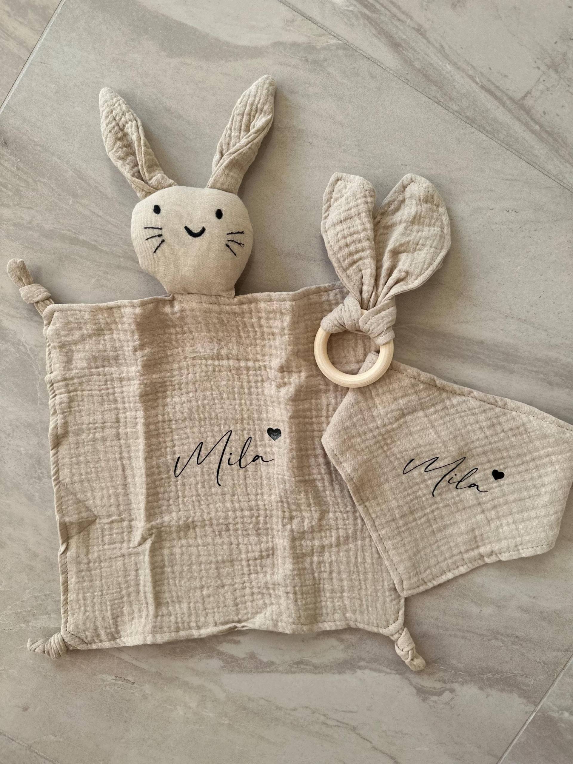 Personalisiertes Baby-Geschenkset Mit Namen - Schmusetuch, Spucktuch & Beißring Aus Musselin | Herz/stern |Geschenk Zur Geburt Babyshower Personalisiertes Baby-Geschenkset Mit Namen - Schmusetuch, Spucktuch & Beißring Aus Musselin | Herz/stern |Geschenk Zur Geburt Babyshower von Etsy - Ppatelier