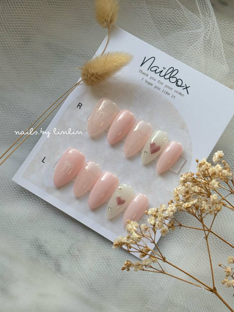 Baby Pink Nail Schleife Und Herzen. Perlen. Charm. Press-On Nails. Nailbox von Etsy - PressonNailsbyLinlin