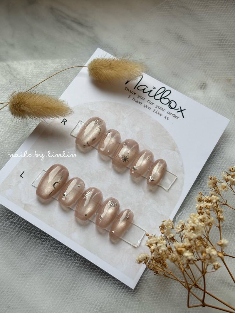 Moonlight Cat Eyes Nail. Glitter. Charm Bling Bling. Chanpagne. Press-On Nails. Nailbox von Etsy - PressonNailsbyLinlin
