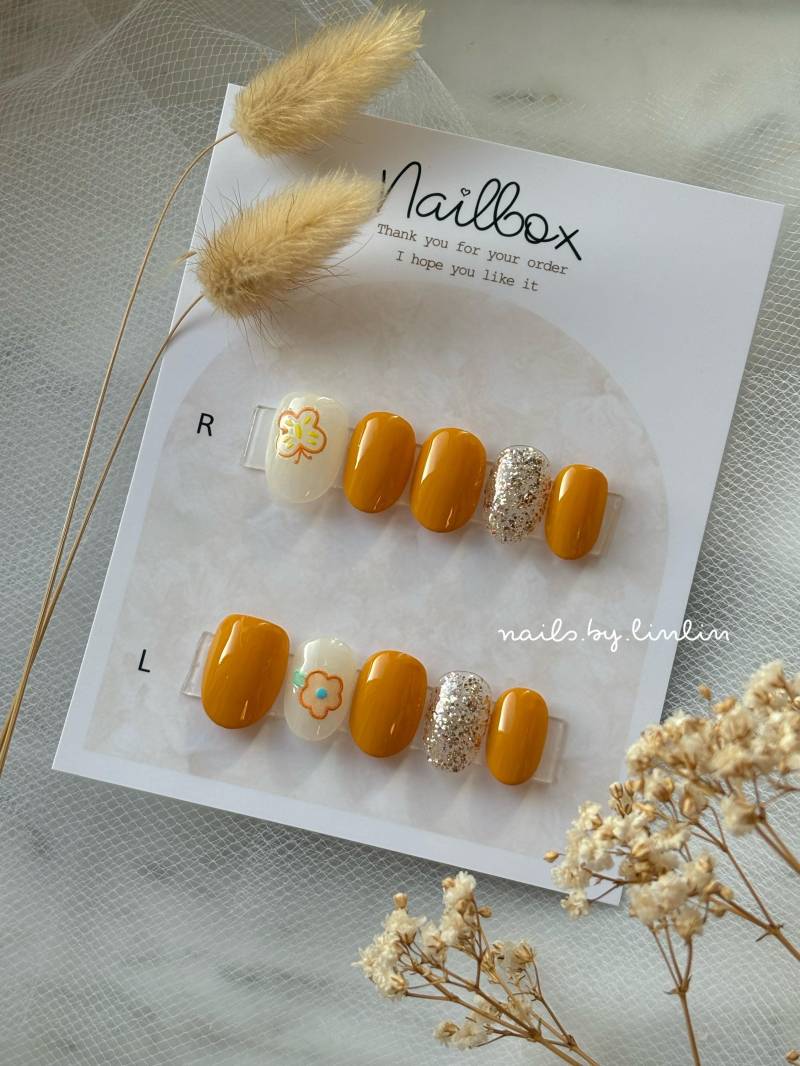 Spring Nail Blumen. Schmetterling. Glitter. Press-On Nails. Nailbox von Etsy - PressonNailsbyLinlin