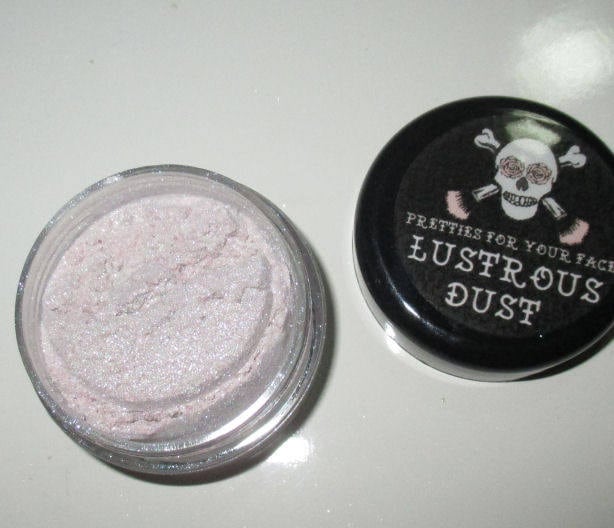 Luster Lover Glänzender Staub Luster Lover Glänzender Staub von Etsy - PrettiesforYourFace