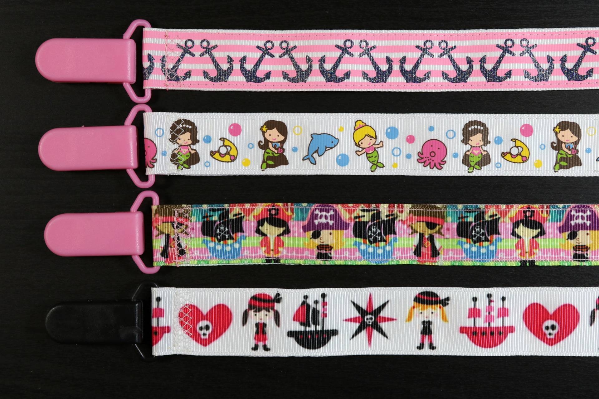 Schnullerclip Anker - Meerjungfrauen Mädchen Piraten Segeln | Mädchenband Paci Halter, Baby Shower Geschenk, Binky Soothie Mam Schnullerclip Anker - Meerjungfrauen Mädchen Piraten Segeln | Mädchenband Paci Halter, Baby Shower Geschenk, Binky Soothie Mam von Etsy - PrettyBittyBabyGoods