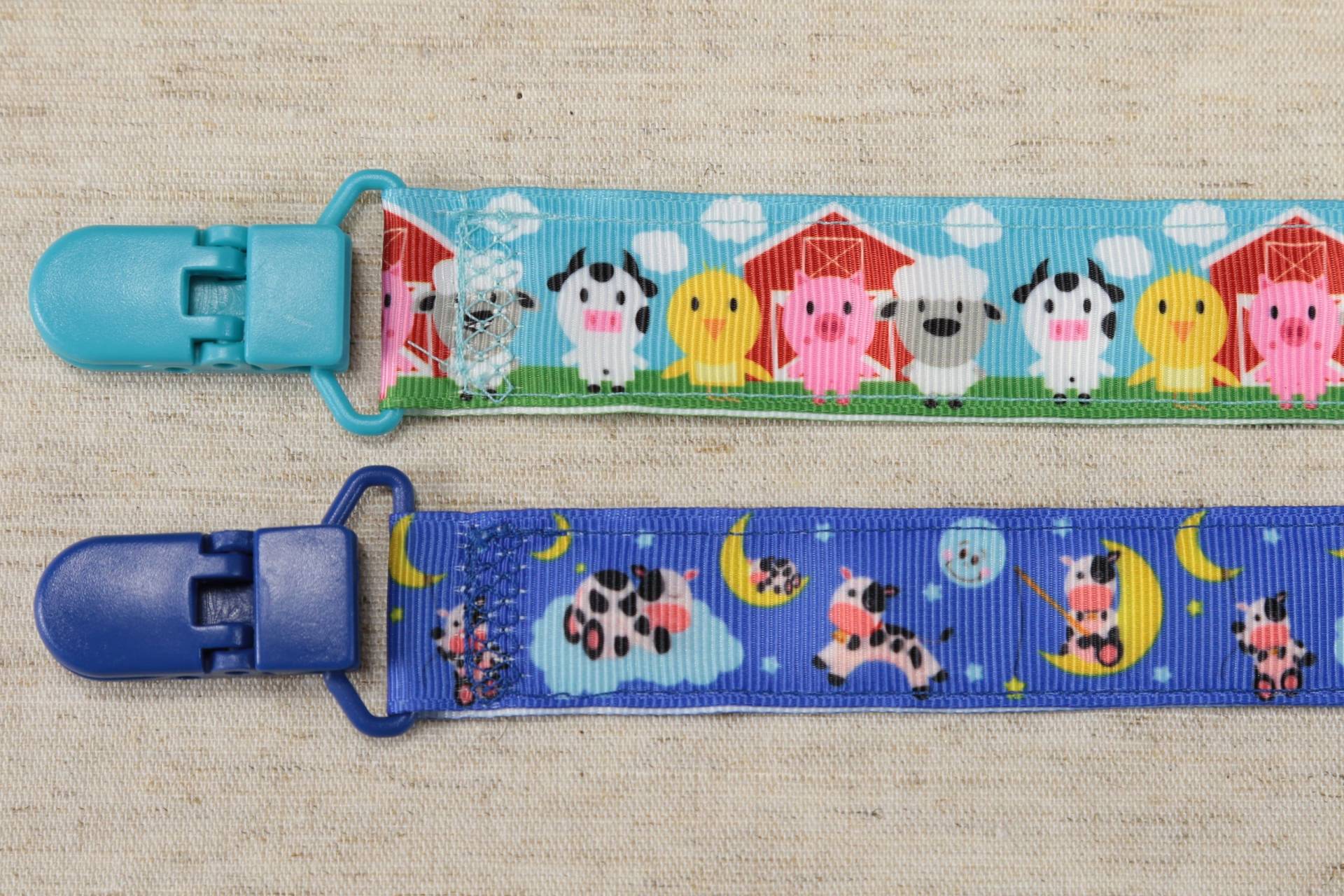 Schnullerkette Bauernhof Tiere - Kuh Springt Auf Den Mond | Jungen & Mädchen, Neutral, Schleife, Paci-Halter Schnullerkette Bauernhof Tiere - Kuh Springt Auf Den Mond | Jungen & Mädchen, Neutral, Schleife, Paci-Halter von Etsy - PrettyBittyBabyGoods