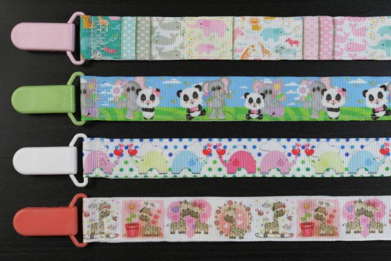 Schnullerkette Elefant Giraffe Panda Dschungel Tiere | Mädchen Band Paci Halter, Baby Shower Geschenk, Binky Soothie Mama von Etsy - PrettyBittyBabyGoods
