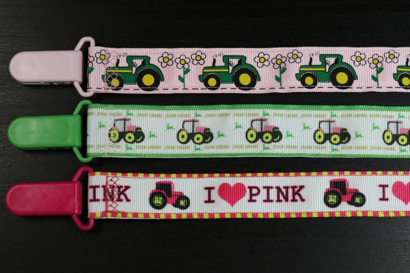 Schnullerkette John Deere - Pinker Traktor | Mädchen Band Paci Halter, Baby Shower Geschenk, Binky Soothie Mam von Etsy - PrettyBittyBabyGoods