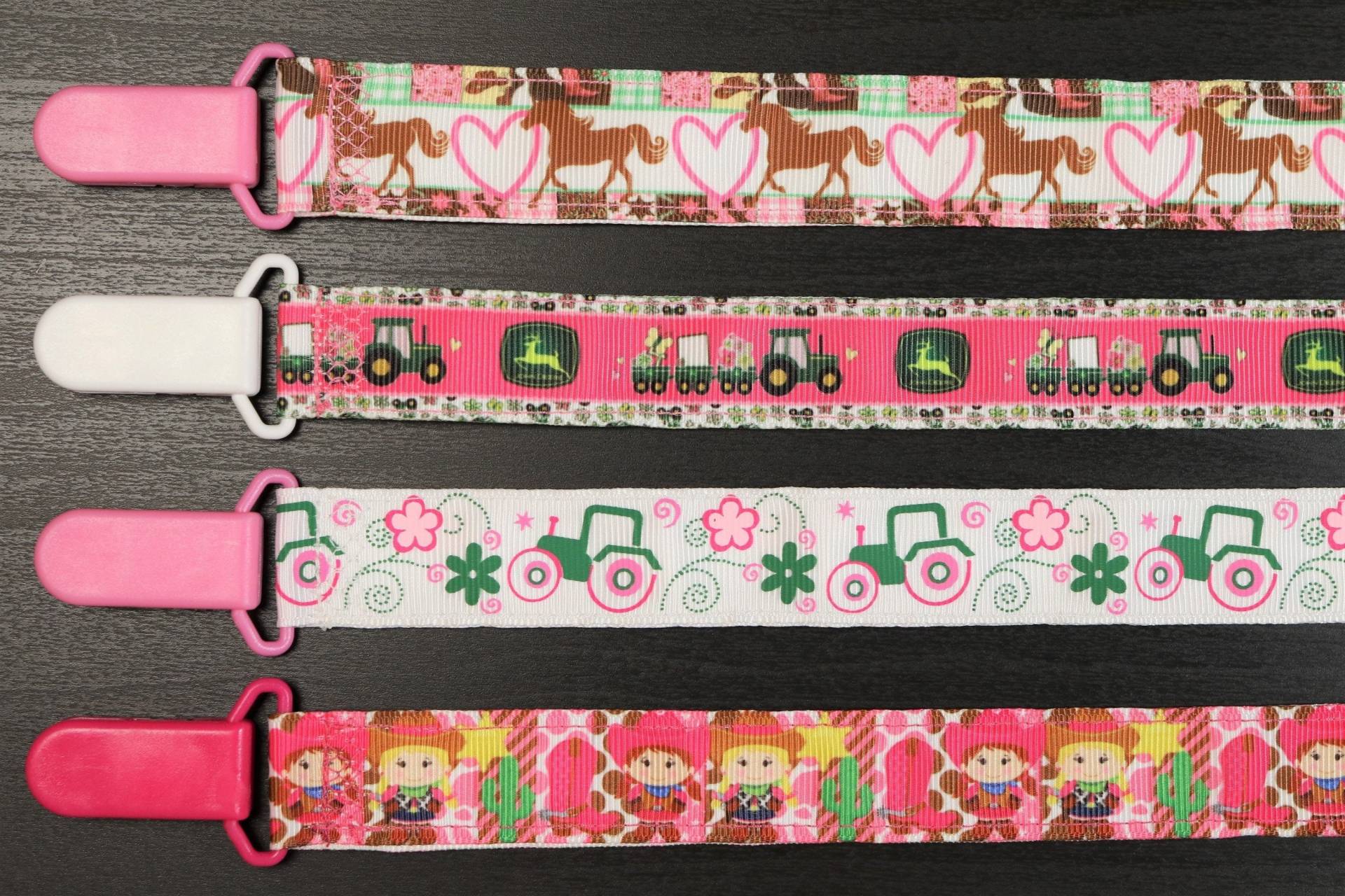 Schnullerkette John Deere - Traktor Bauernhof Pferde | Mädchen Band Paci Inhaber, Baby-Dusche-Geschenk, Binky Soothie Mam Nuk von Etsy - PrettyBittyBabyGoods