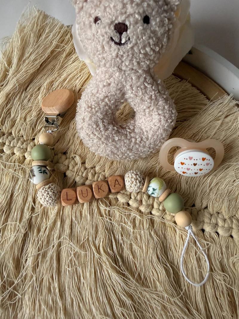 Frühlingshafte Schnullerkette Mit Namen | Individuell, Personalisierbar Und Ein Echtes Unikat von Etsy - PrettyThingSB